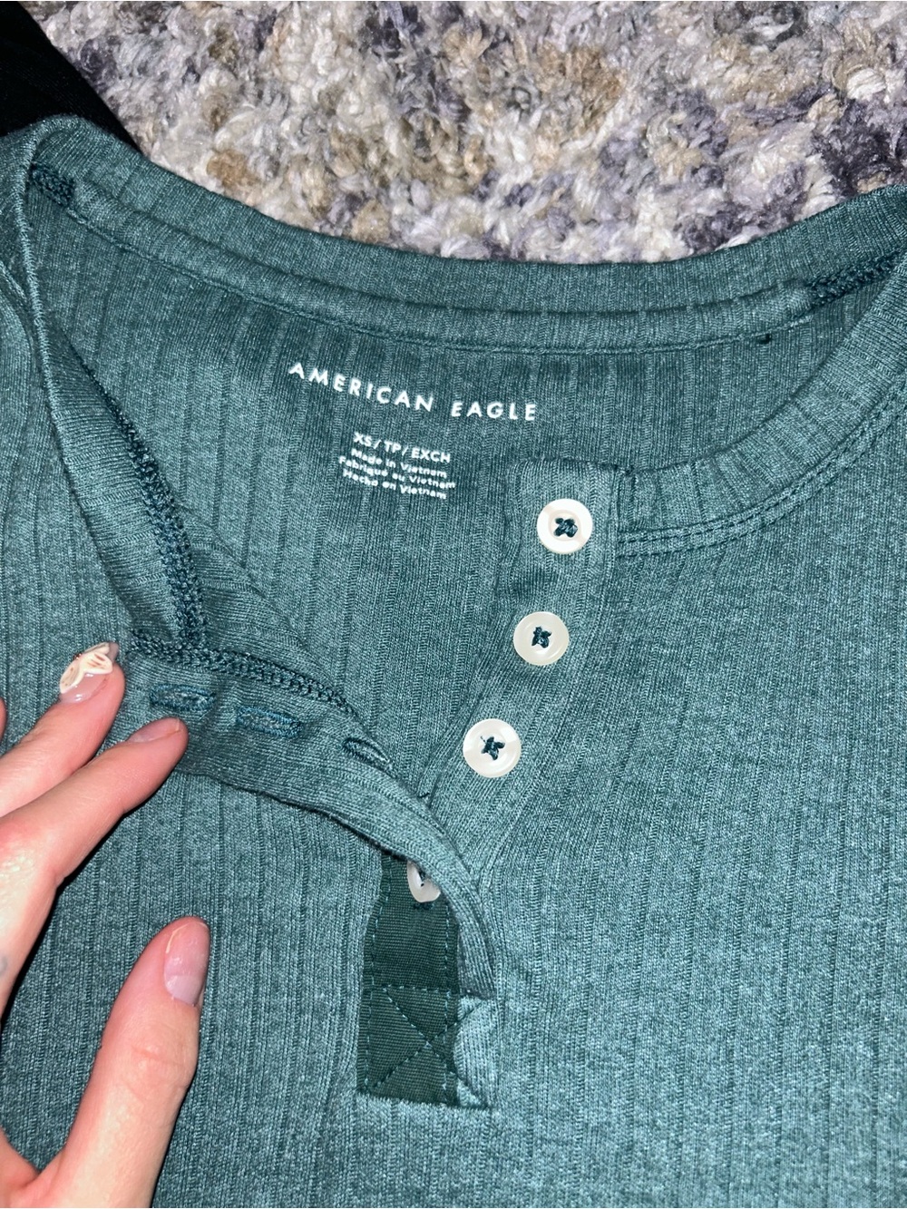 American Eagle Ribbed Henley Sweaters - Black(s) & Green(xs) - Picture 2 of 5